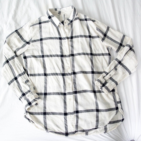 H&M Tops - H&M button down flannel 🖤